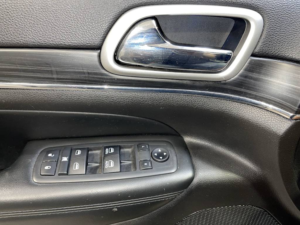 Thumbnail: 2019 Jeep Grand Cherokee - 23