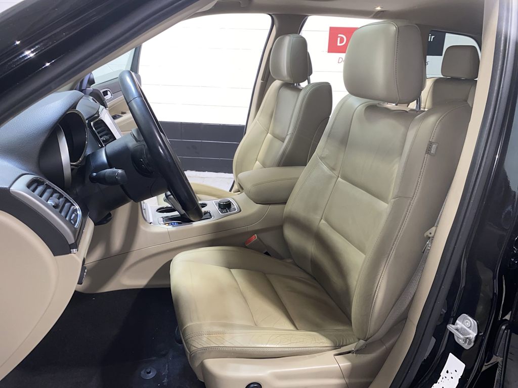 Thumbnail: 2019 Jeep Grand Cherokee - 12