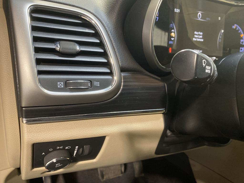 Thumbnail: 2019 Jeep Grand Cherokee - 24