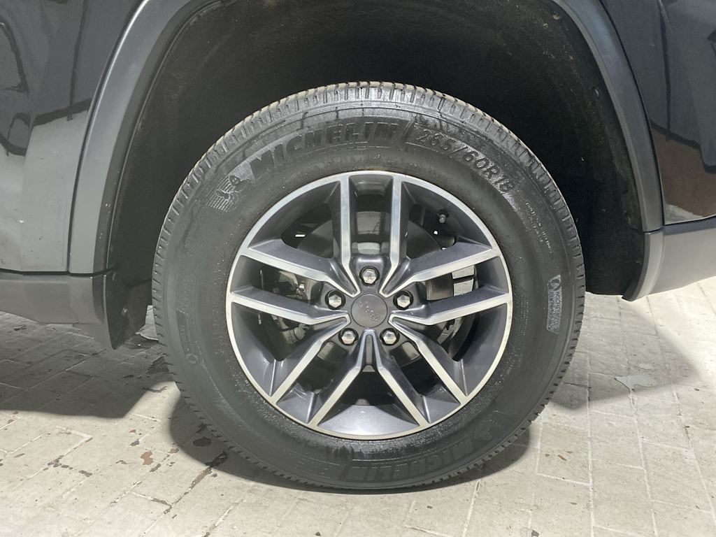 Thumbnail: 2019 Jeep Grand Cherokee - 8