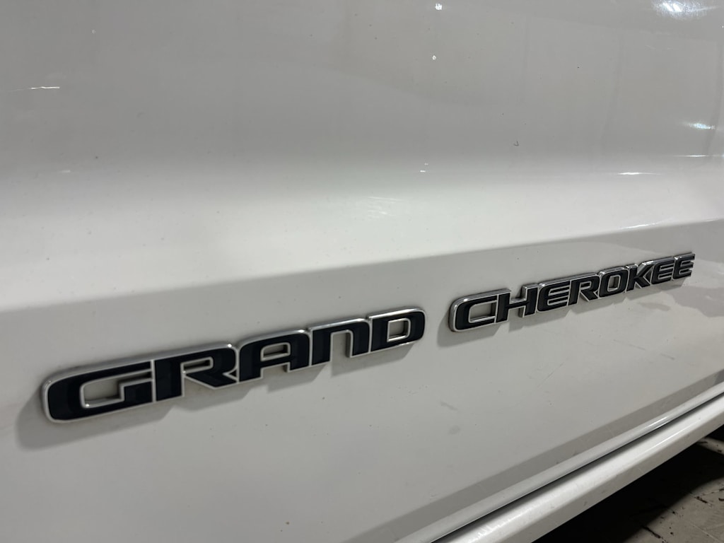 Thumbnail: 2017 Jeep Grand Cherokee - 7