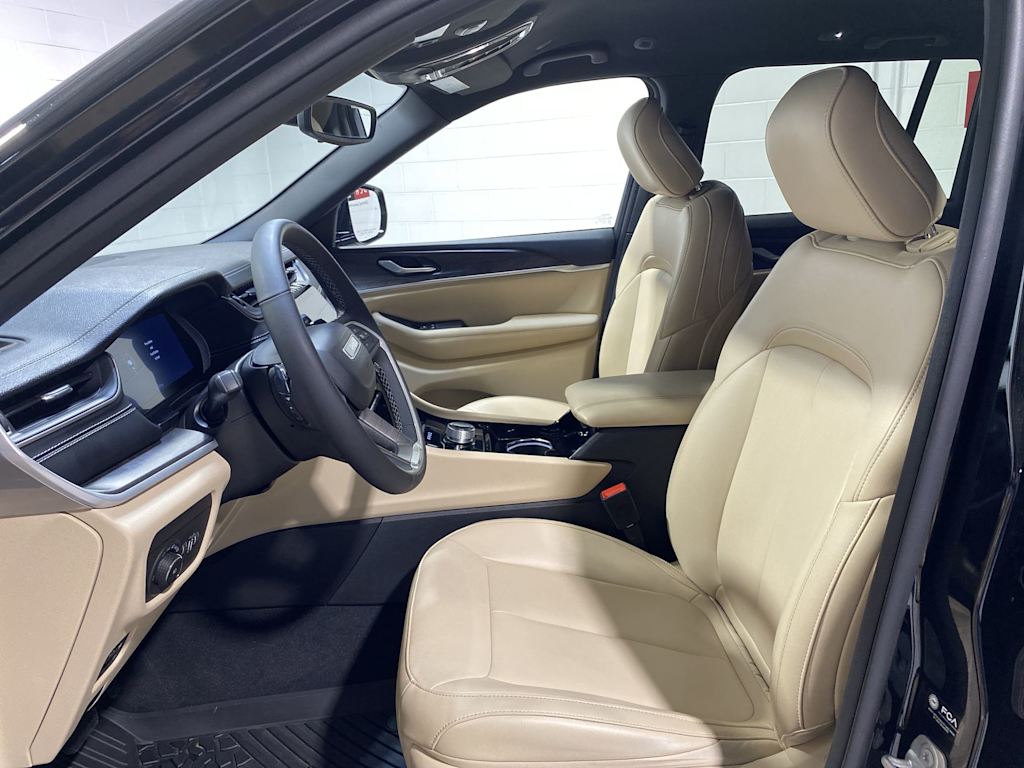 2023 Jeep Grand Cherokee Limited Edition 11