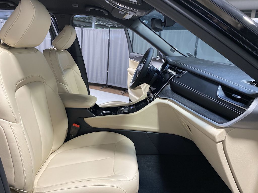 2023 Jeep Grand Cherokee Limited Edition 18