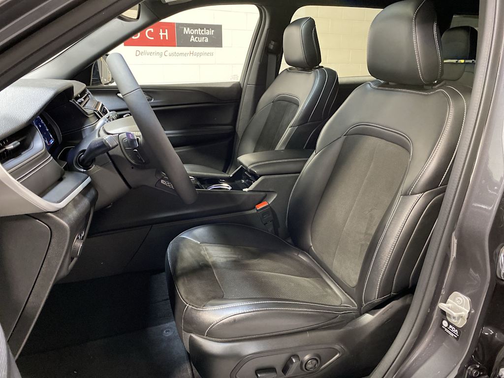 2023 Jeep Grand Cherokee L Laredo 12
