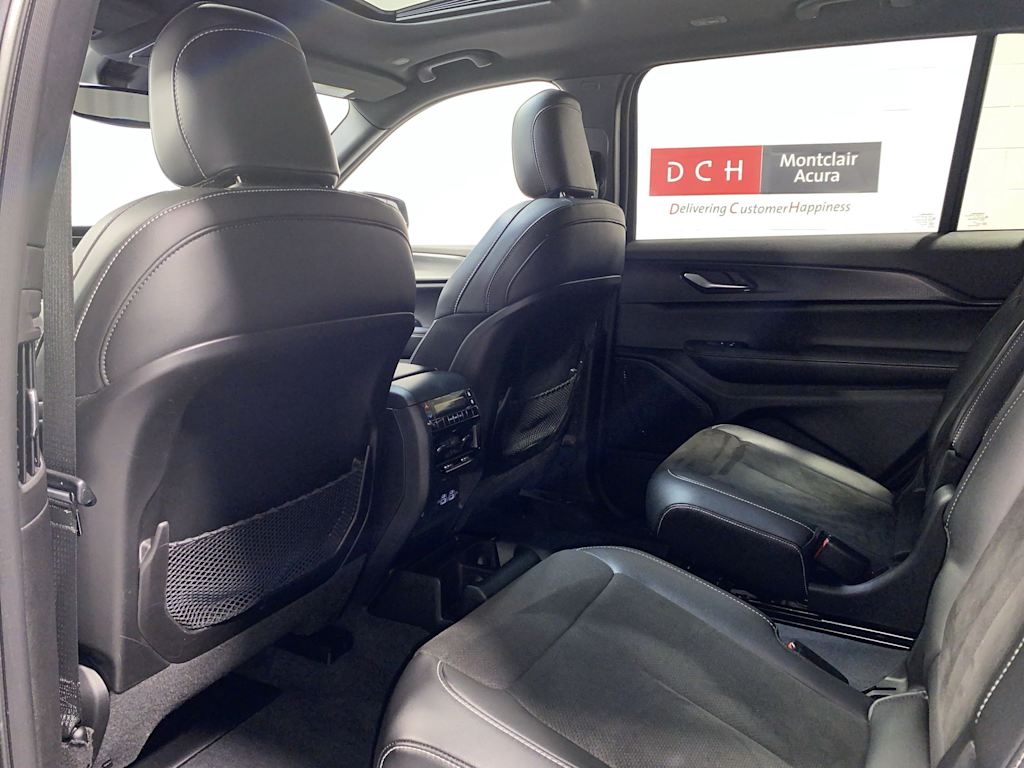 2023 Jeep Grand Cherokee L Laredo 13