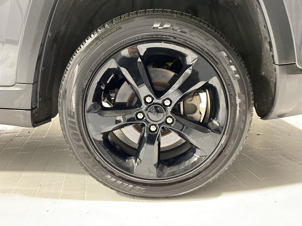 2023 Jeep Grand Cherokee L Laredo 8