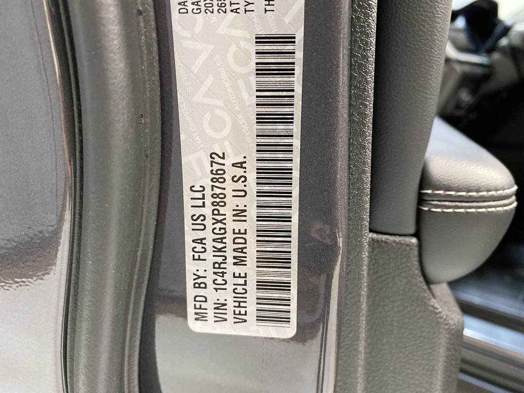 2023 Jeep Grand Cherokee L Laredo 16
