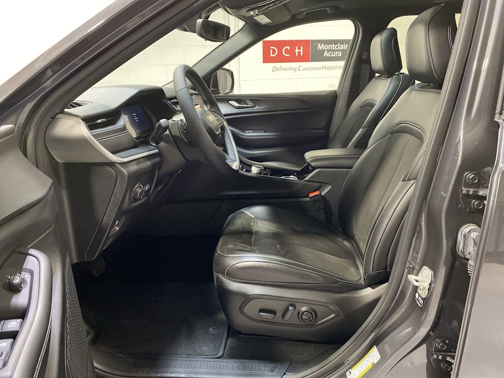 2023 Jeep Grand Cherokee L Laredo 11