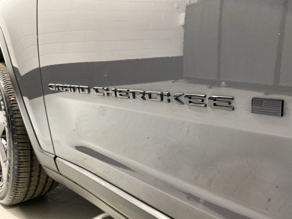 2023 Jeep Grand Cherokee L Laredo 7