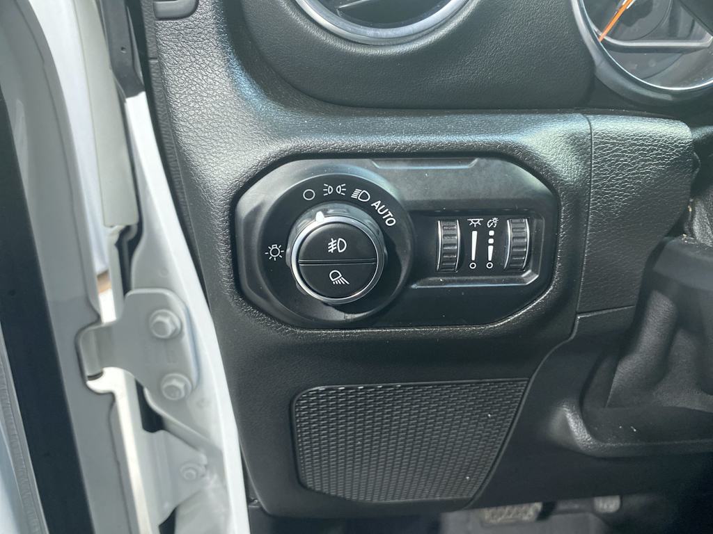 Thumbnail: 2020 Jeep Gladiator - 22