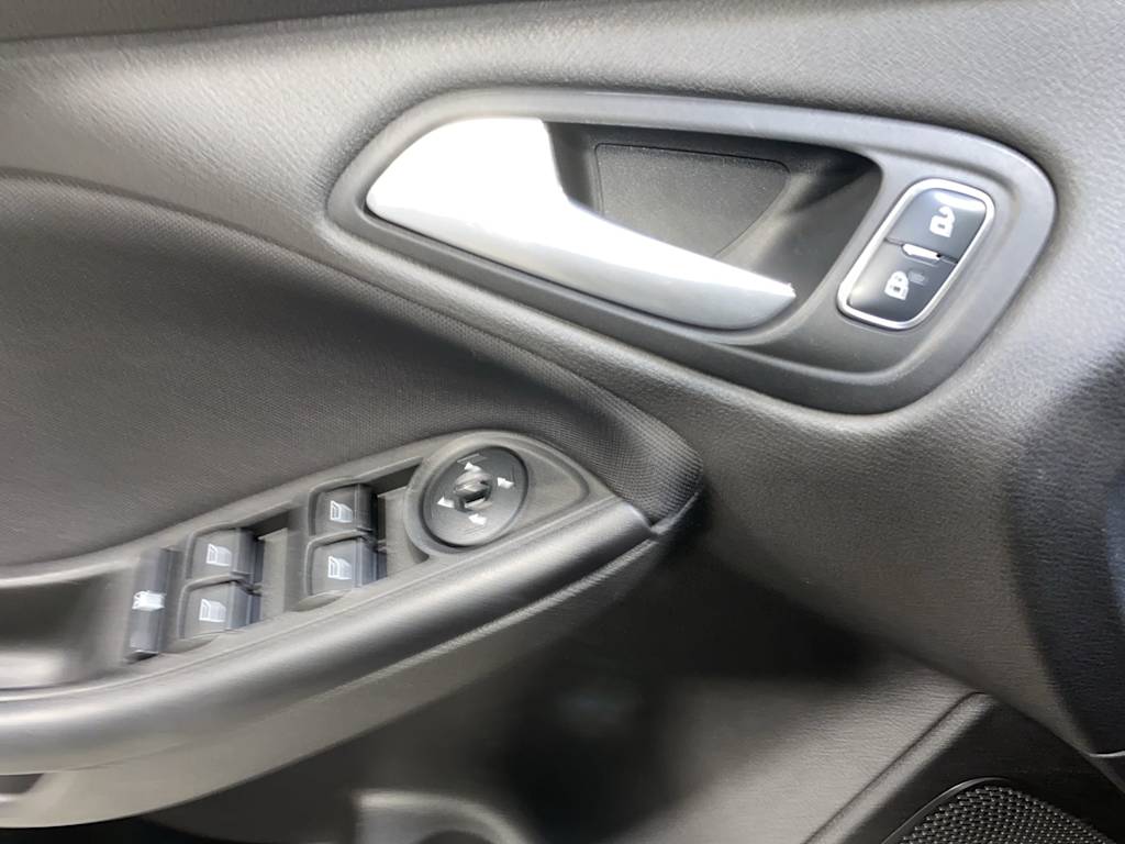 Thumbnail: 2018 Ford Focus - 23