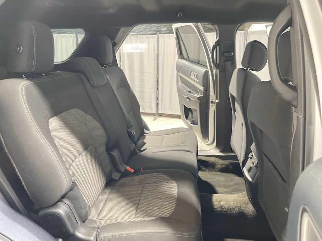 Thumbnail: 2016 Ford Explorer - 18
