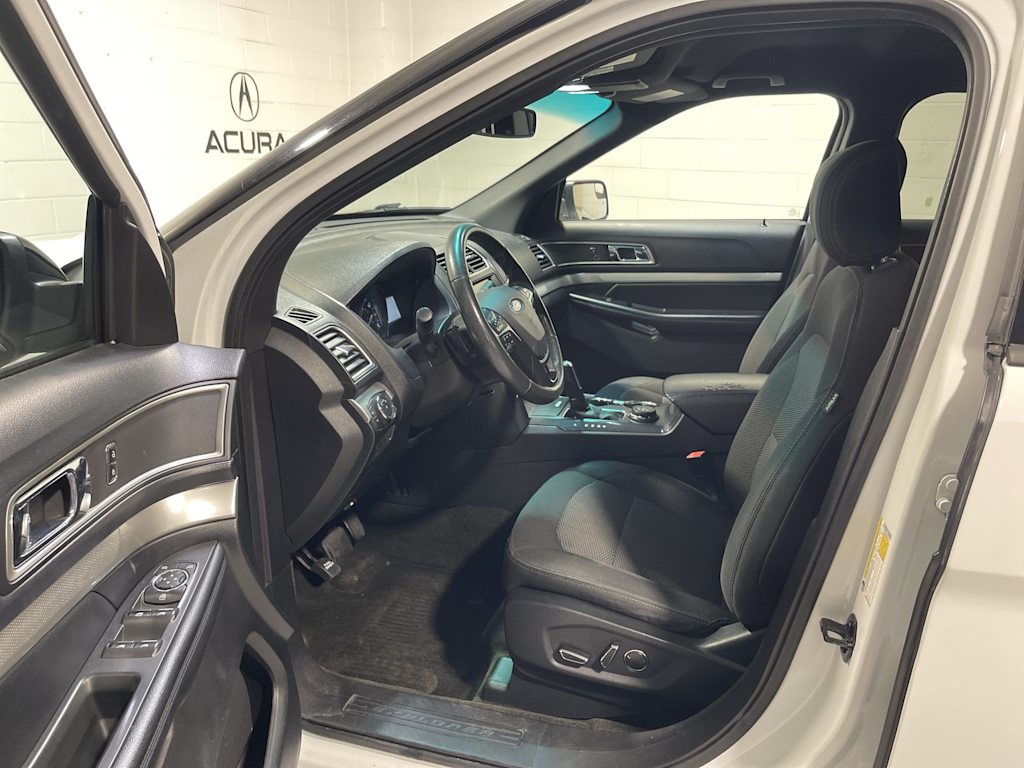 Thumbnail: 2016 Ford Explorer - 10