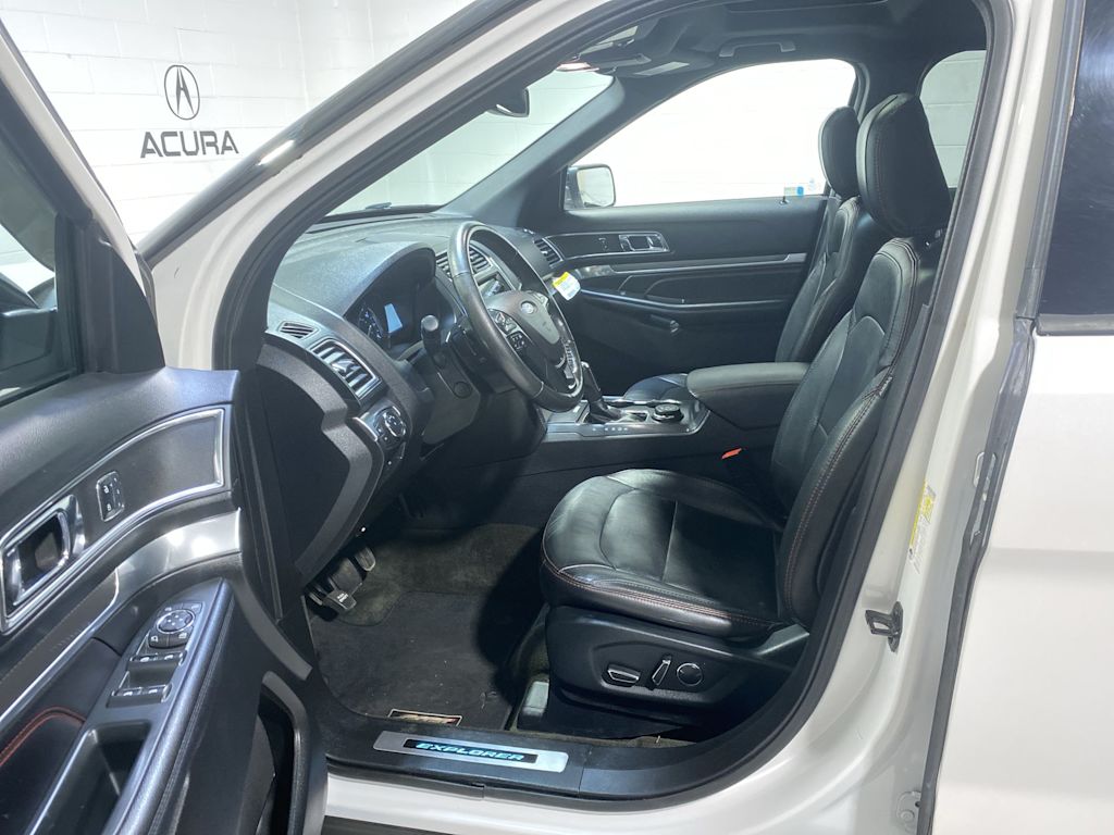 Thumbnail: 2018 Ford Explorer - 11