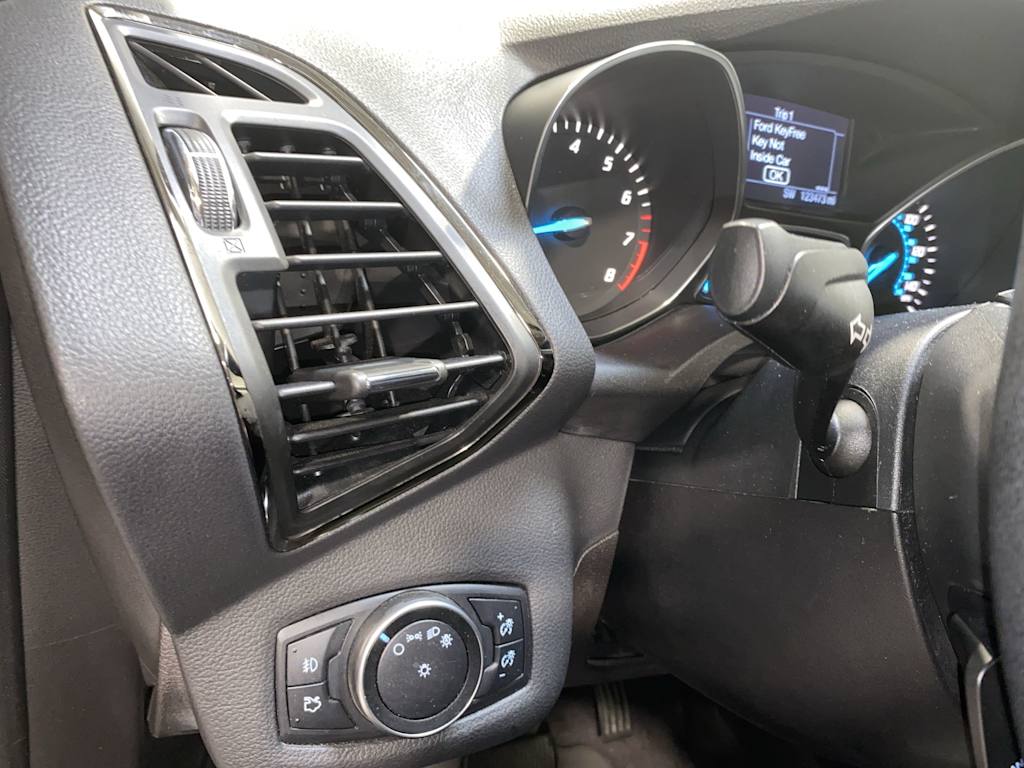 Thumbnail: 2016 Ford Escape - 23