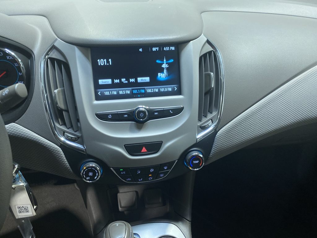 Thumbnail: 2018 Chevrolet Cruze - 14