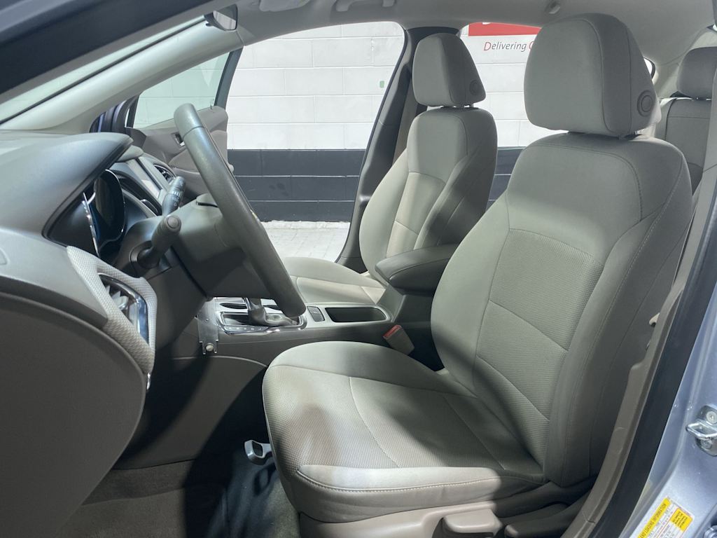 Thumbnail: 2018 Chevrolet Cruze - 12