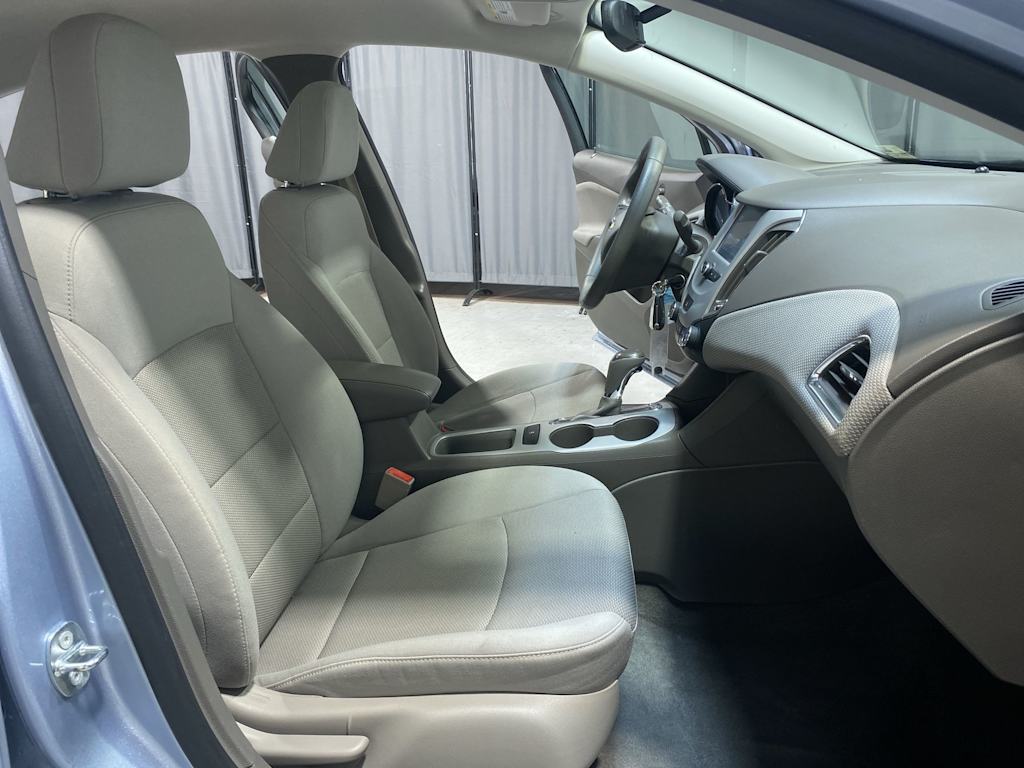 Thumbnail: 2018 Chevrolet Cruze - 21