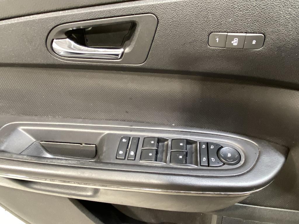 Thumbnail: 2012 GMC Acadia - 22