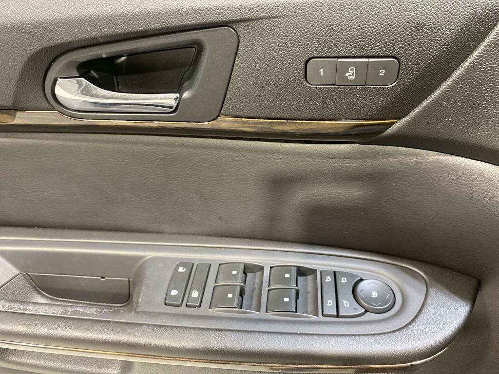 Thumbnail: 2015 GMC Acadia - 22