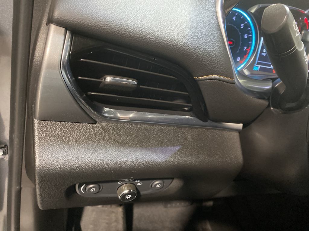 Thumbnail: 2019 Chevrolet Traverse - 24