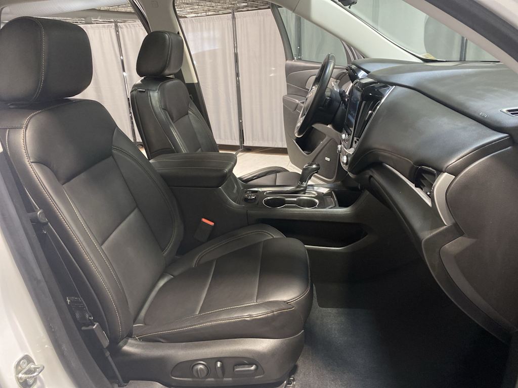 Thumbnail: 2018 Chevrolet Traverse - 18