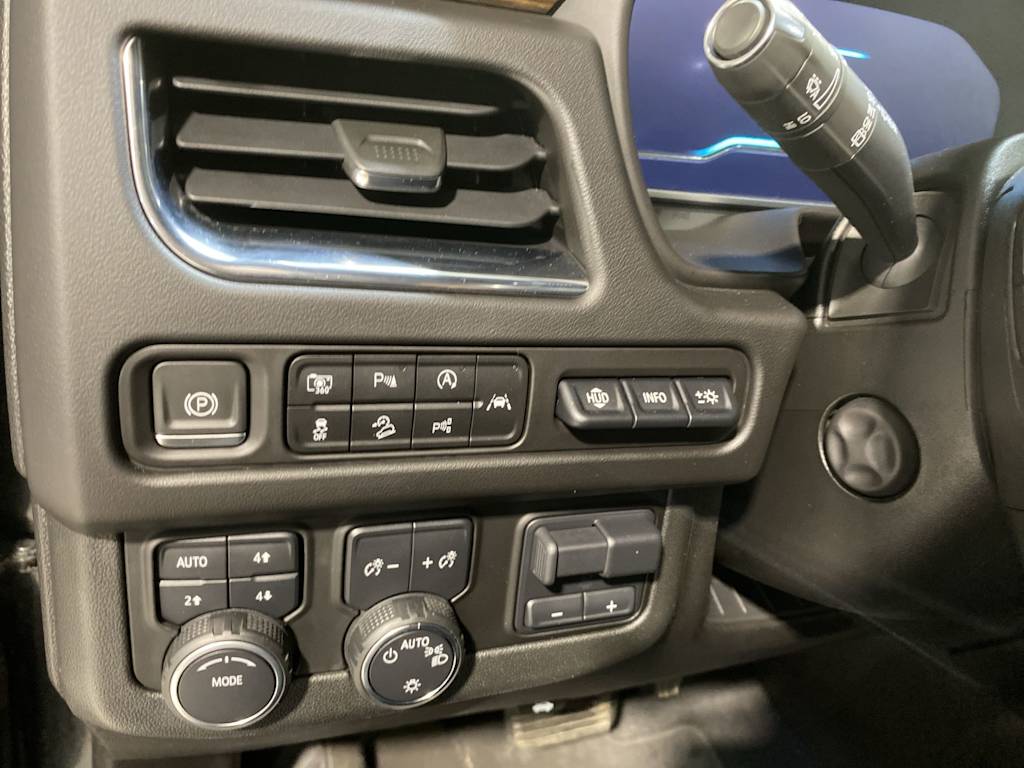 Thumbnail: 2023 Chevrolet Tahoe - 24