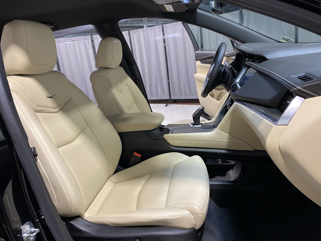 Thumbnail: 2018 Cadillac XT5 - 19