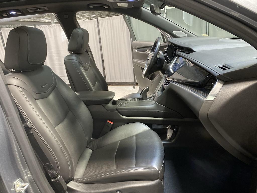 Thumbnail: 2020 Cadillac XT6 - 20