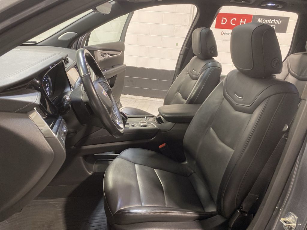 Thumbnail: 2020 Cadillac XT6 - 12