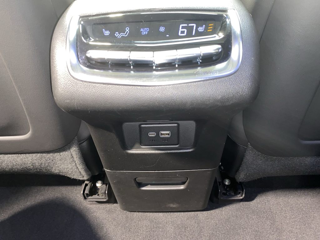 Thumbnail: 2020 Cadillac XT6 - 25