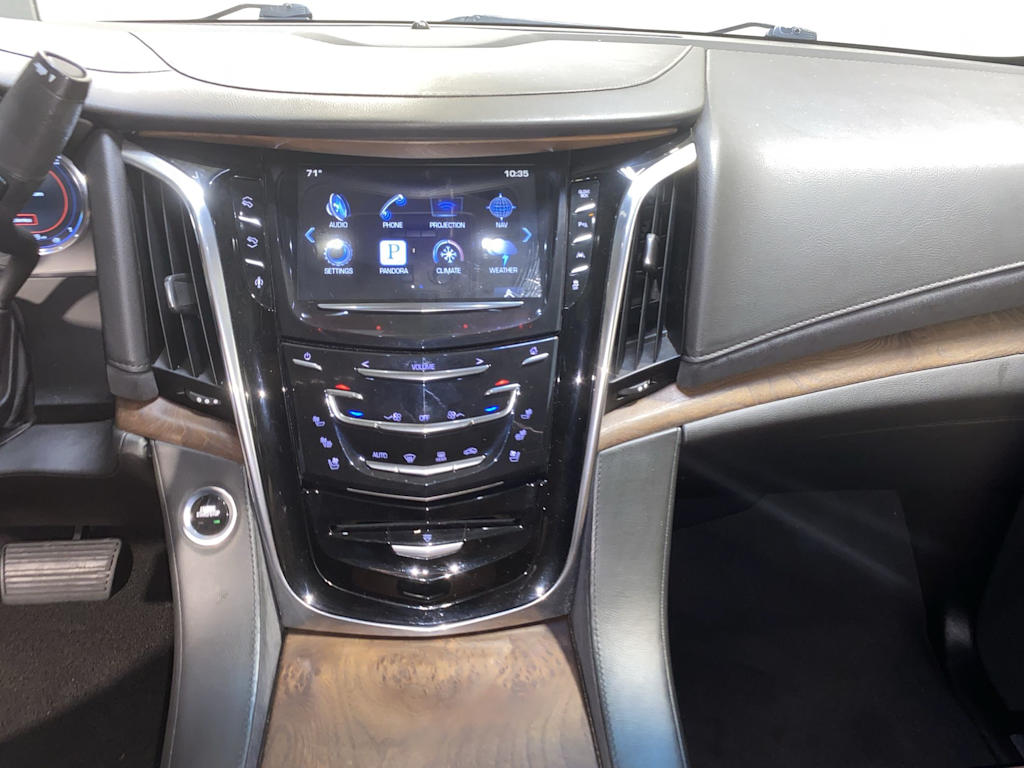 Thumbnail: 2016 Cadillac Escalade - 15