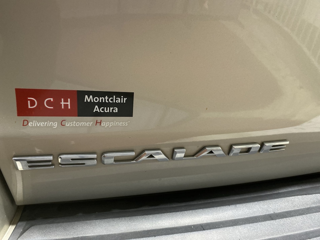 Thumbnail: 2016 Cadillac Escalade - 7