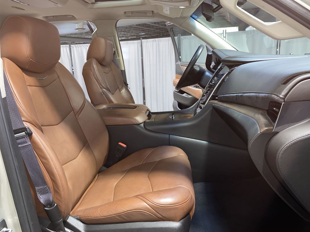 Thumbnail: 2016 Cadillac Escalade - 19