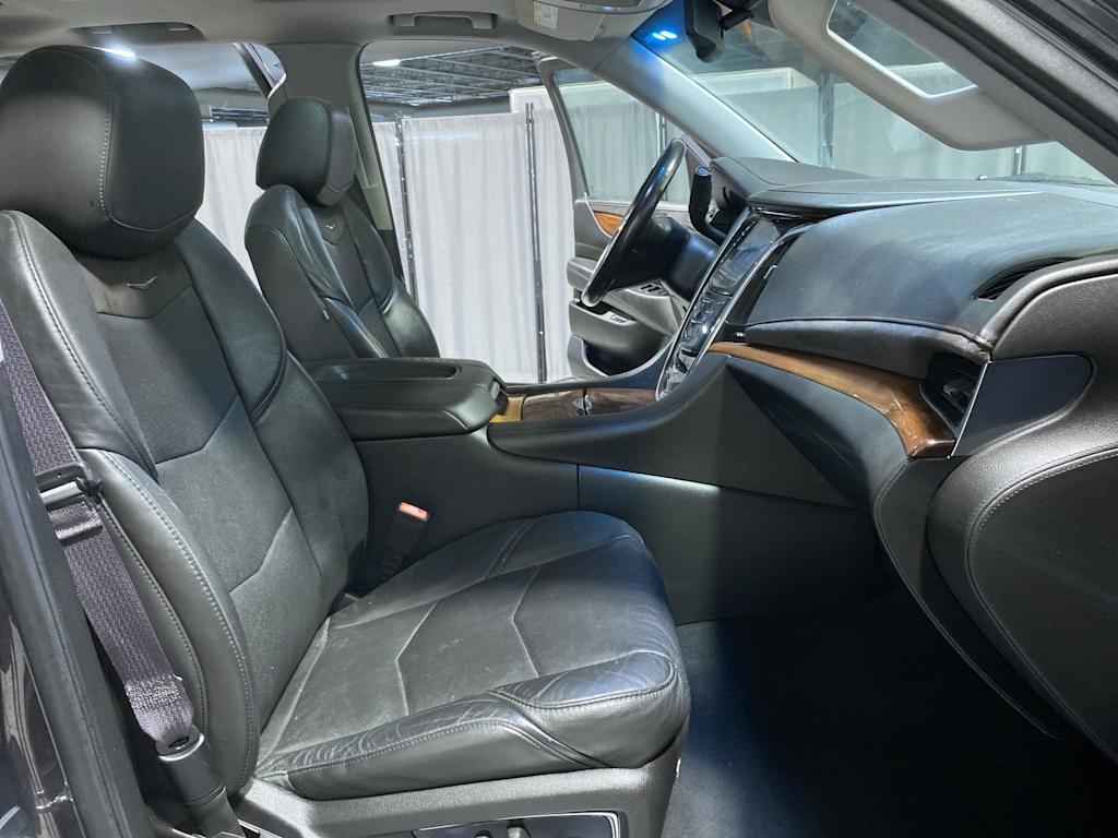 Thumbnail: 2015 Cadillac Escalade - 21