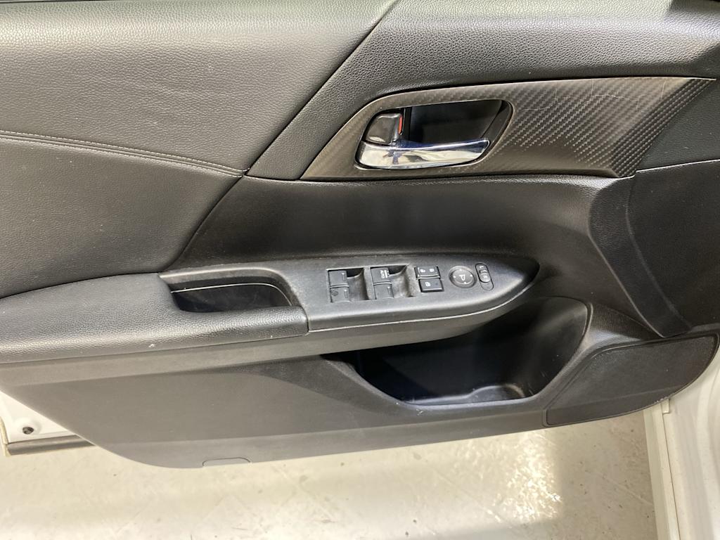 2017 Honda Accord Sport 23