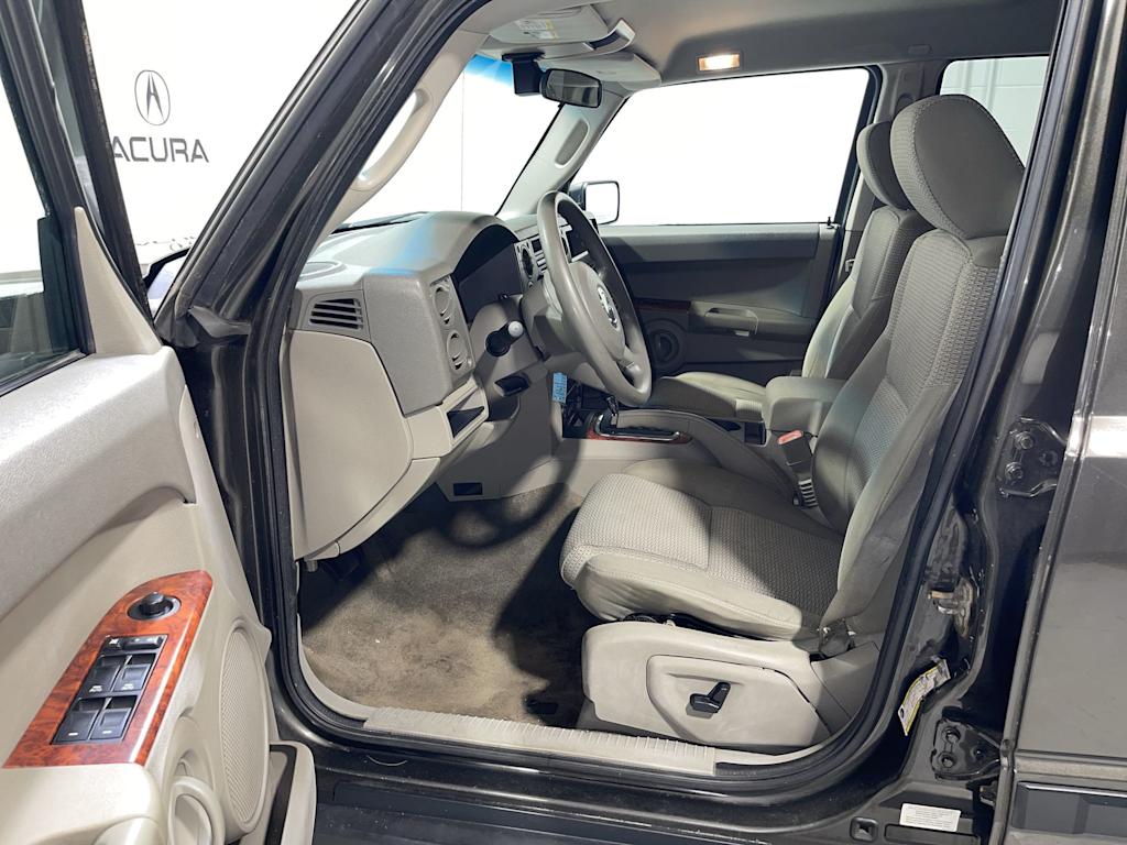 Thumbnail: 2006 Jeep Commander - 11