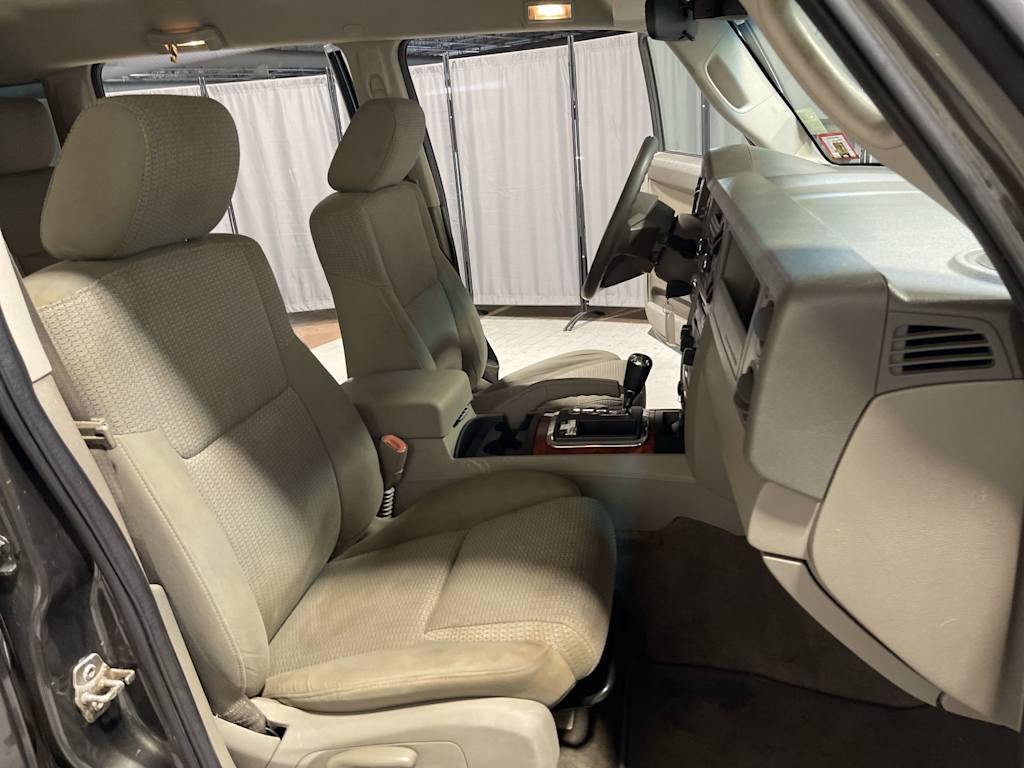 Thumbnail: 2006 Jeep Commander - 20