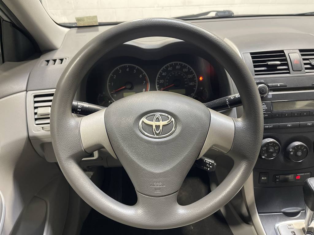 Thumbnail: 2010 Toyota Corolla - 10