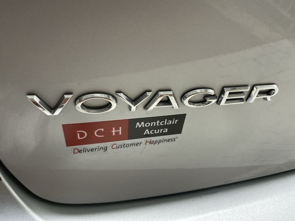 Thumbnail: 2023 Chrysler Voyager - 7