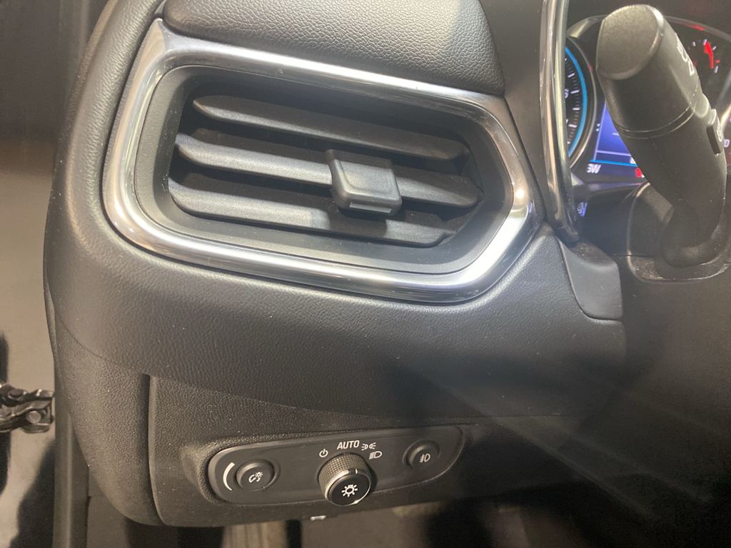 Thumbnail: 2020 Chevrolet Equinox - 24