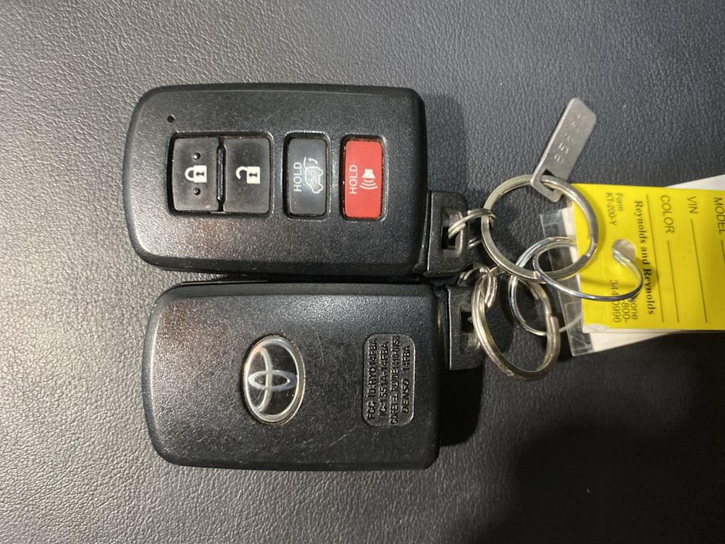 Thumbnail: 2013 Toyota RAV4 - 20