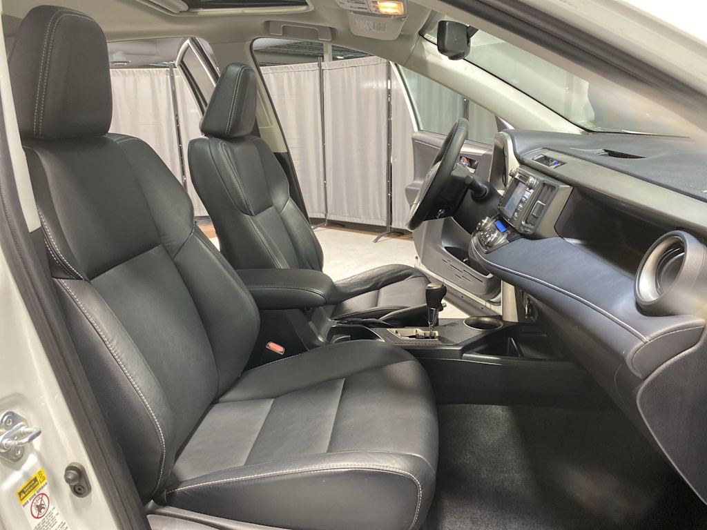 Thumbnail: 2013 Toyota RAV4 - 19