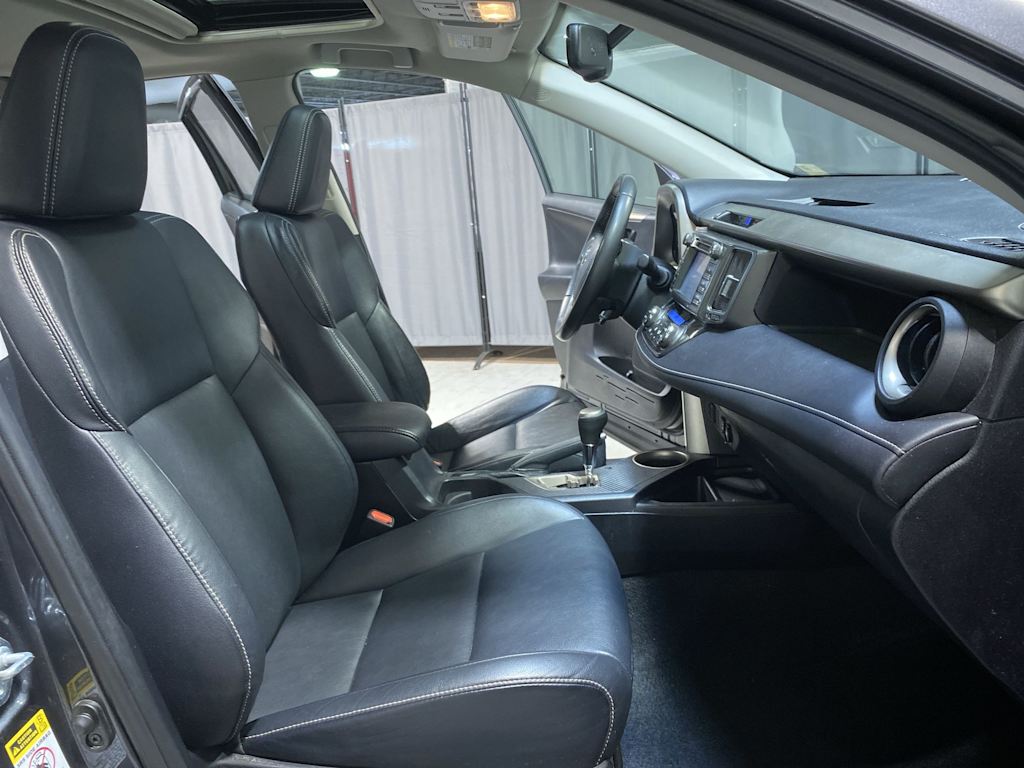 Thumbnail: 2013 Toyota RAV4 - 19