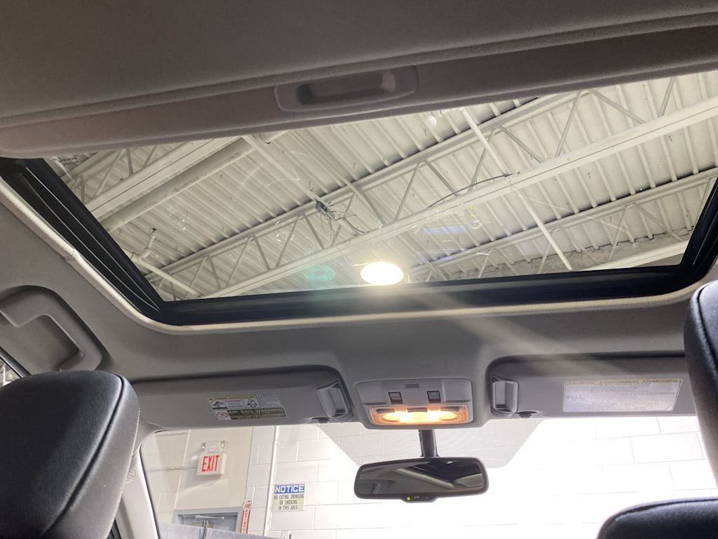 Thumbnail: 2013 Toyota RAV4 - 25