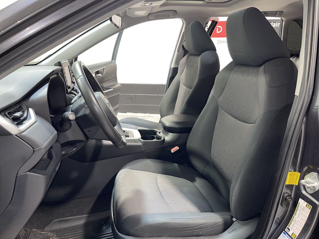 Thumbnail: 2020 Toyota RAV4 - 12
