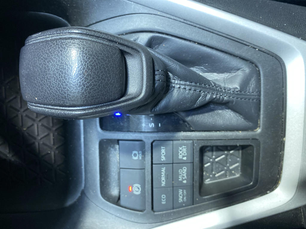 Thumbnail: 2020 Toyota RAV4 - 15
