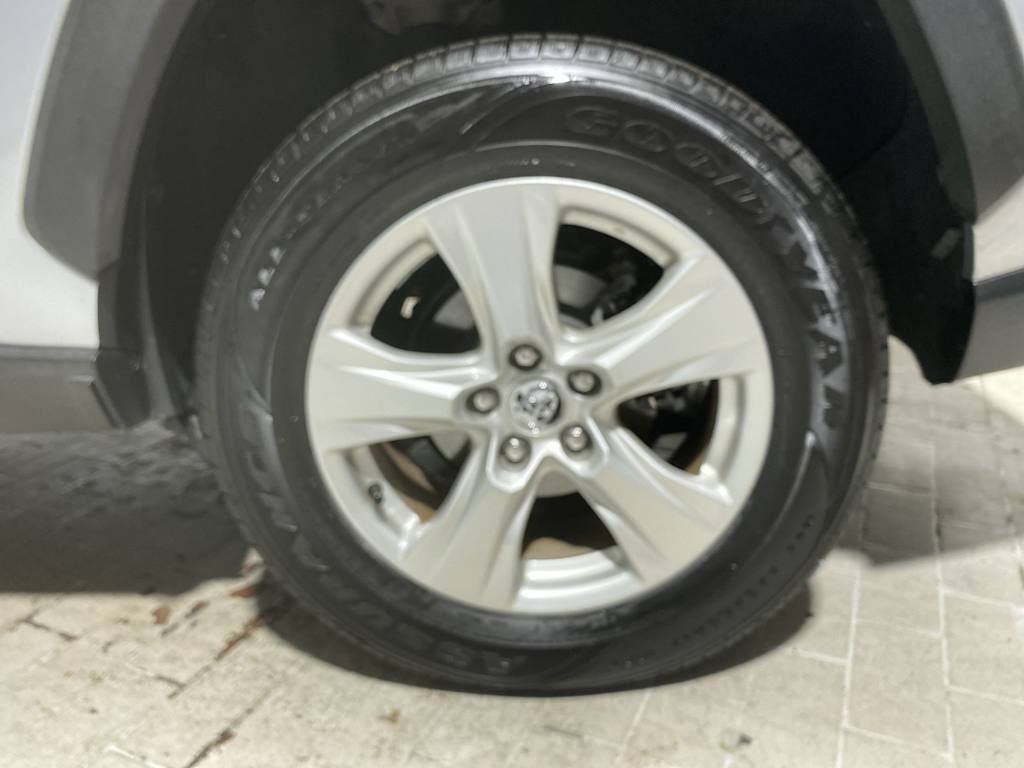 Thumbnail: 2020 Toyota RAV4 - 8