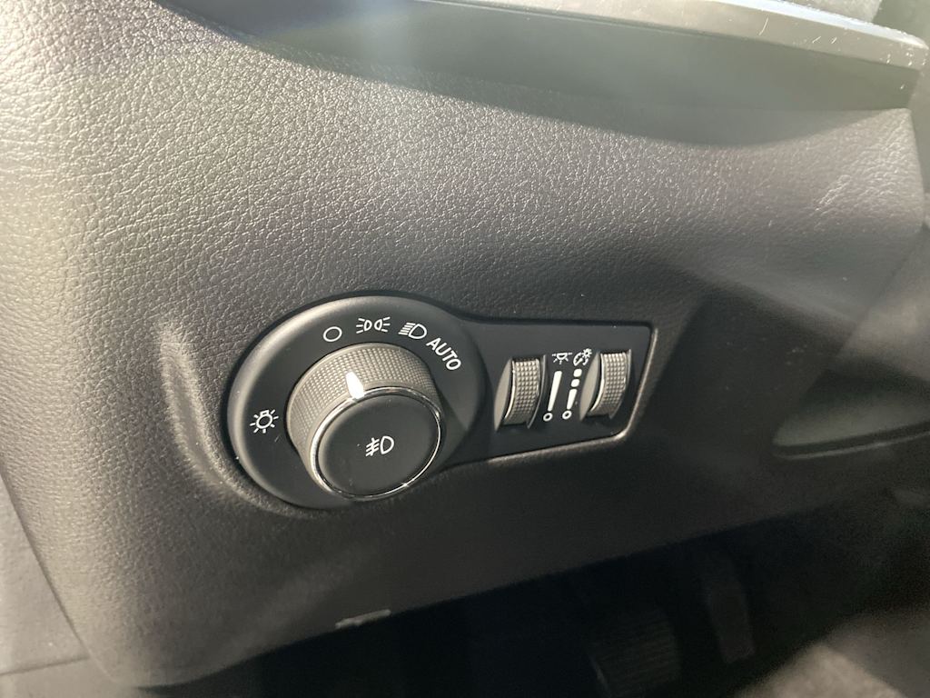 Thumbnail: 2022 Jeep Compass - 24