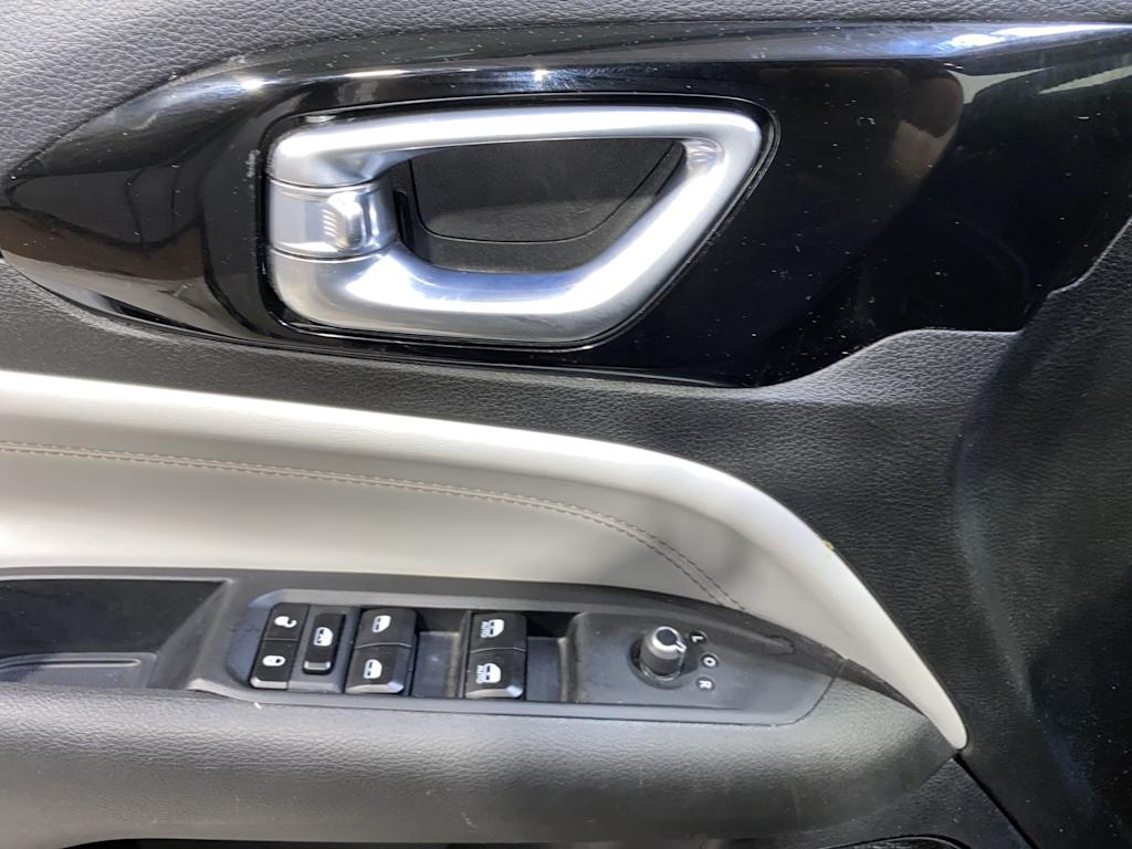 Thumbnail: 2024 Jeep Compass - 23